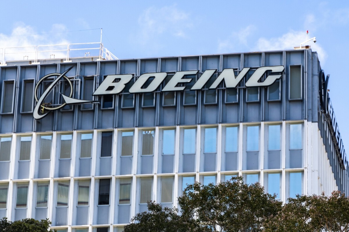 El gigante de la aviación se tambalea: Boeing anuncia el despido de 17 mil empleados