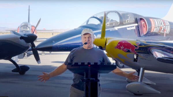 Instructor de vuelo de Tom Cruise en Top Gun: Maverick murió durante espectáculo de acrobacias (VIDEO)