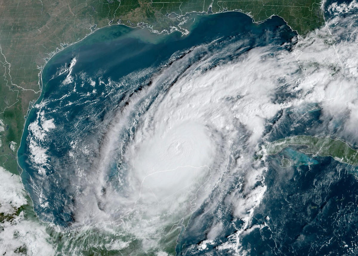 El huracán Milton de categoría 4 aumenta de tamaño mientras se aproxima hacia Florida