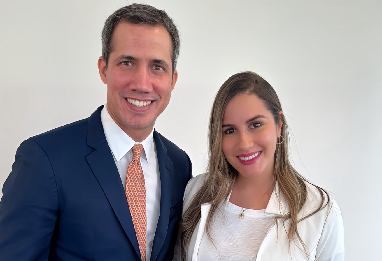 Juan Guaidó envió mensaje de apoyo a Álvaro Uribe por su proceso judicial