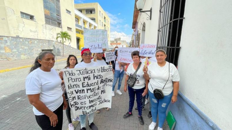 “Basta de violación de DDHH”, reclamaron familiares de detenidos tras protestas electorales