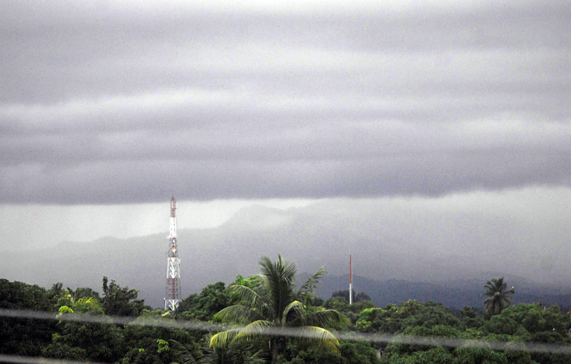 Tormenta Oscar dejó intensas lluvias en Cuba y puede degradarse a depresión tropical