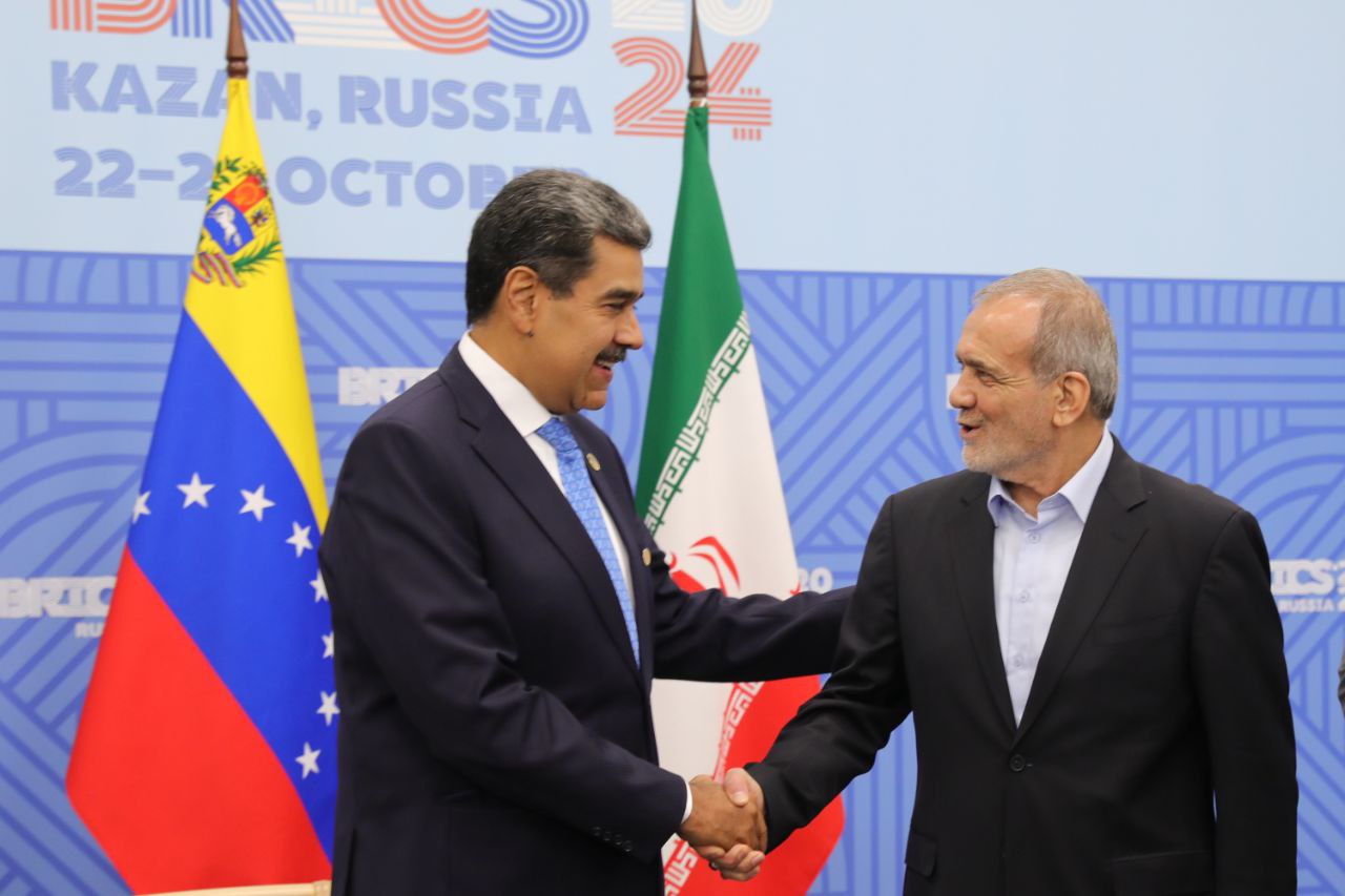 Maduro se reunió con el presidente de Irán en Rusia para “fortalecer vínculos estratégicos”  