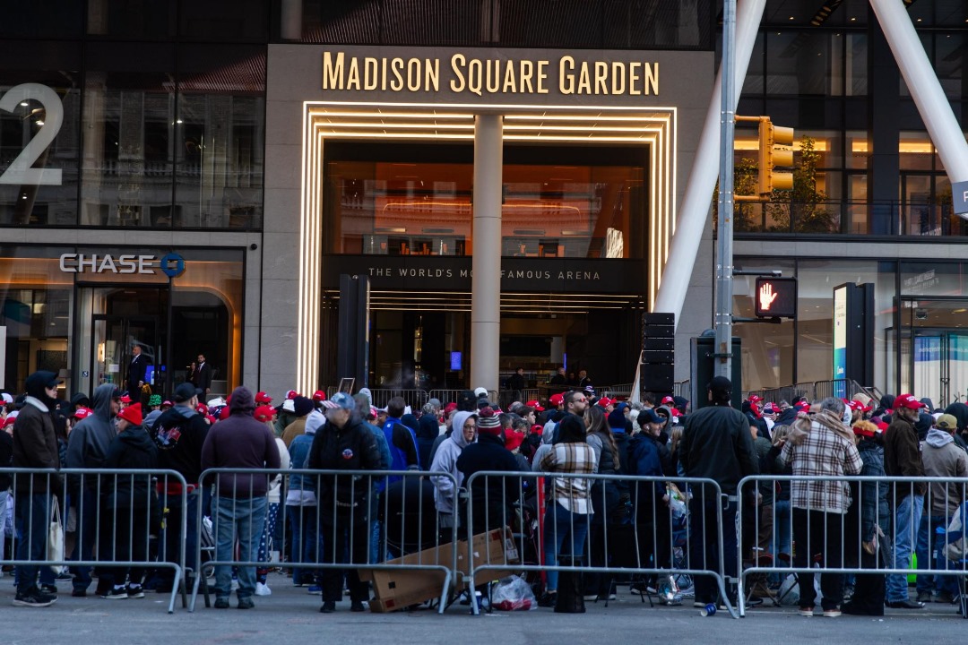 EN VIDEO: Miles de simpatizantes de Trump se congregan en los alrededores del Madison Square Garden