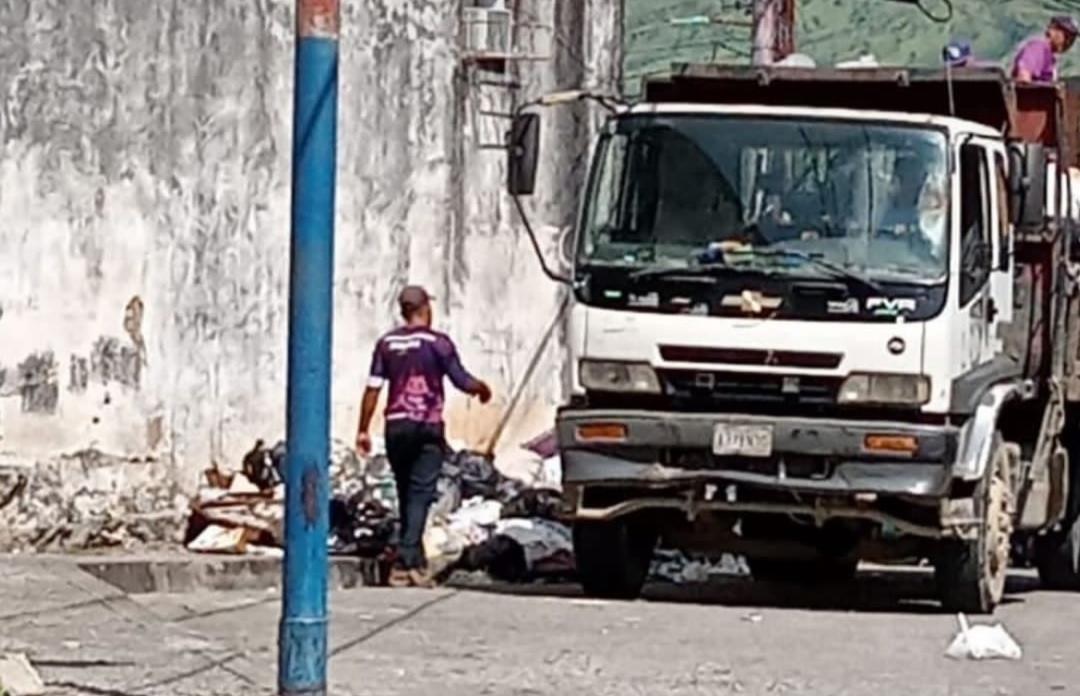 Más de 15 días tarda en pasar el aseo urbano en el municipio Roscio en Guárico