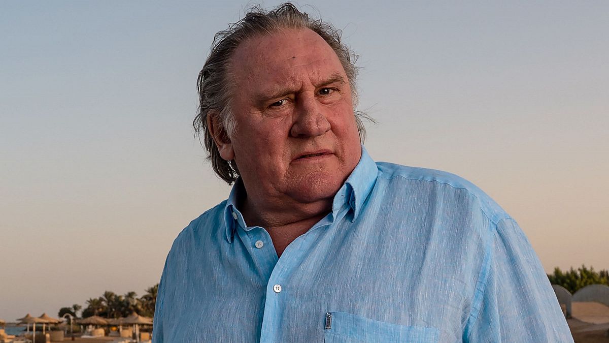 Gérard Depardieu alega enfermedad y pedirá un retraso de su juicio por agresión y abuso sexual