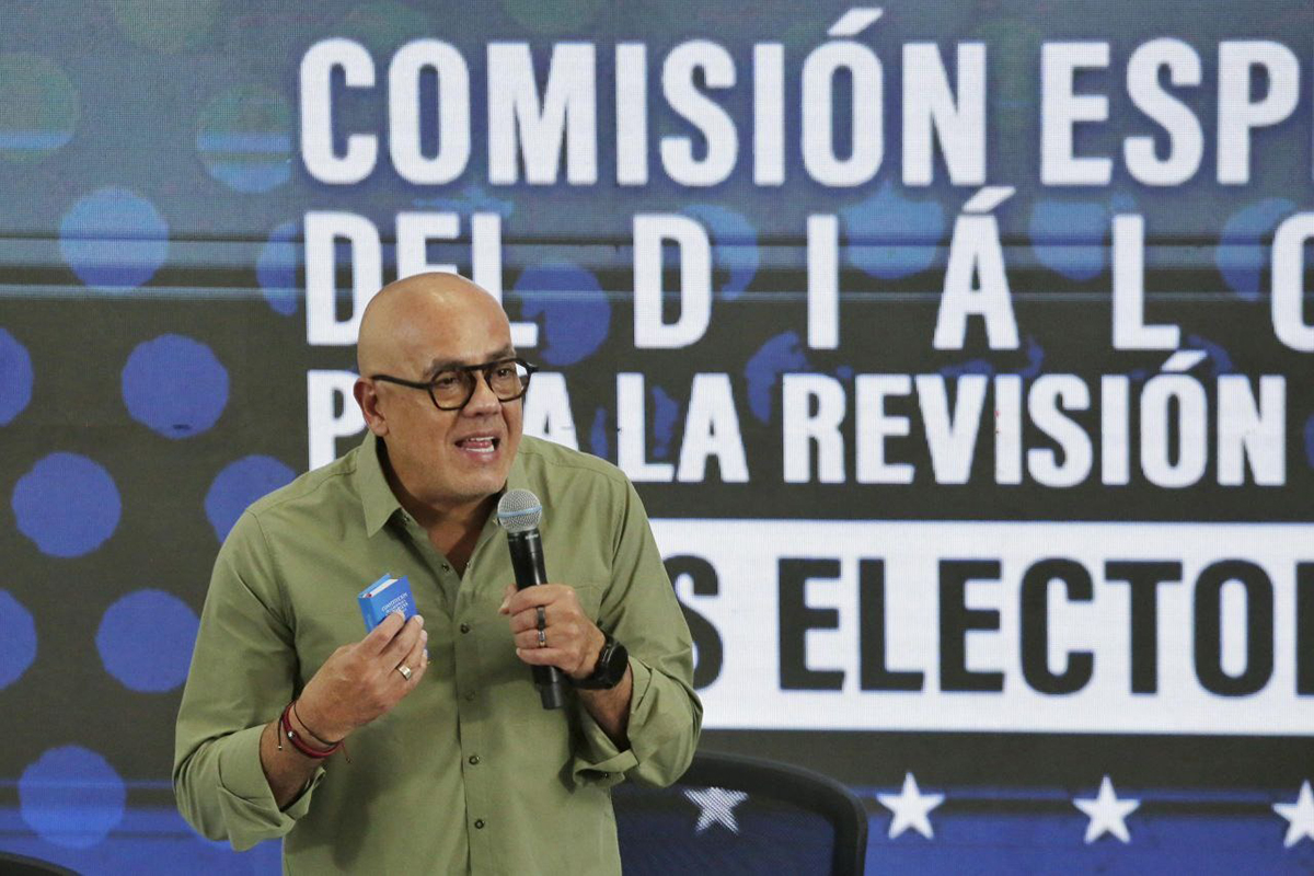 El plan del chavismo para ajustar a su conveniencia leyes electorales tiene fecha límite