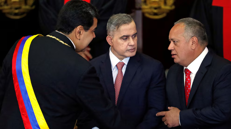 “Es el funcionario con más credibilidad”, la pleitesía de Nicolás Maduro a Tarek William Saab