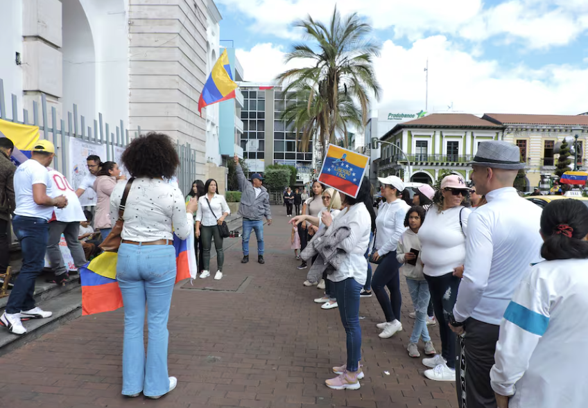 ¿Hasta qué fecha los venezolanos podrán renovar certificado de permanencia en Ecuador?