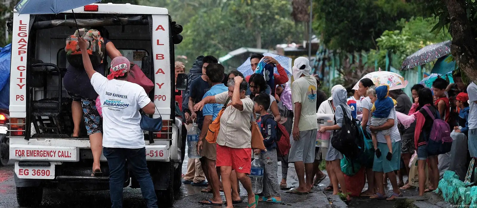 Miles de evacuados en Filipinas por la llegada de un potente tifón