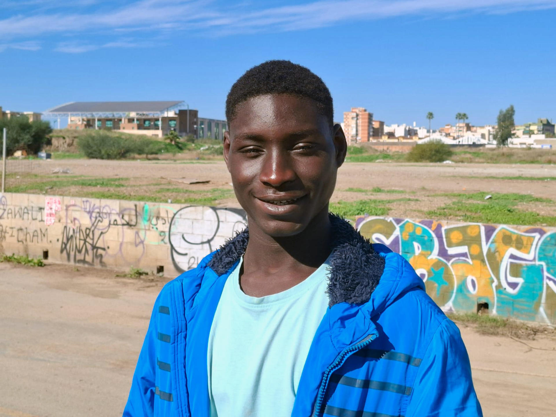 Migrante salvó una vida en el temporal de España y recibe ofertas de trabajo tras su acto heroico