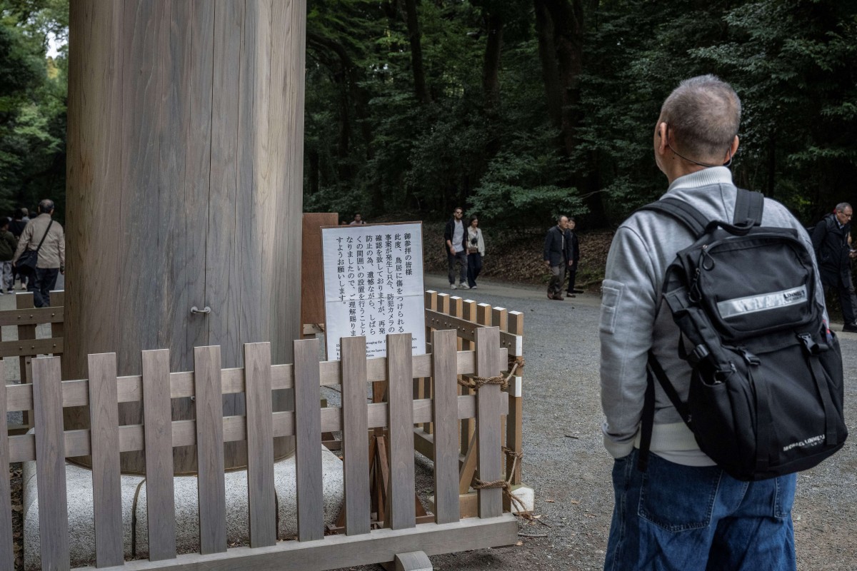 Turista estadounidense detenido por grabar garabatos en un santuario de Tokio