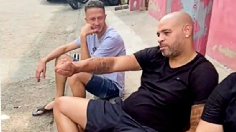 Video VIRAL: Adriano reapareció con otro preocupante estado de salud en las favelas de Brasil