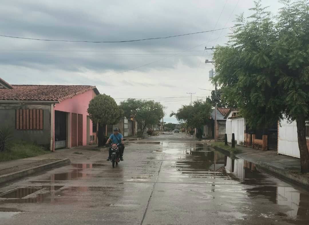 Tres años sin agua en el sector Agustín Codazzi de Barinas y en Hidroandes “ni les paran”