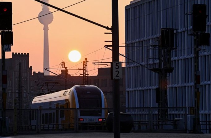 La Policía desaloja estación de tren en Berlín y detiene a hombre con objeto sospechoso