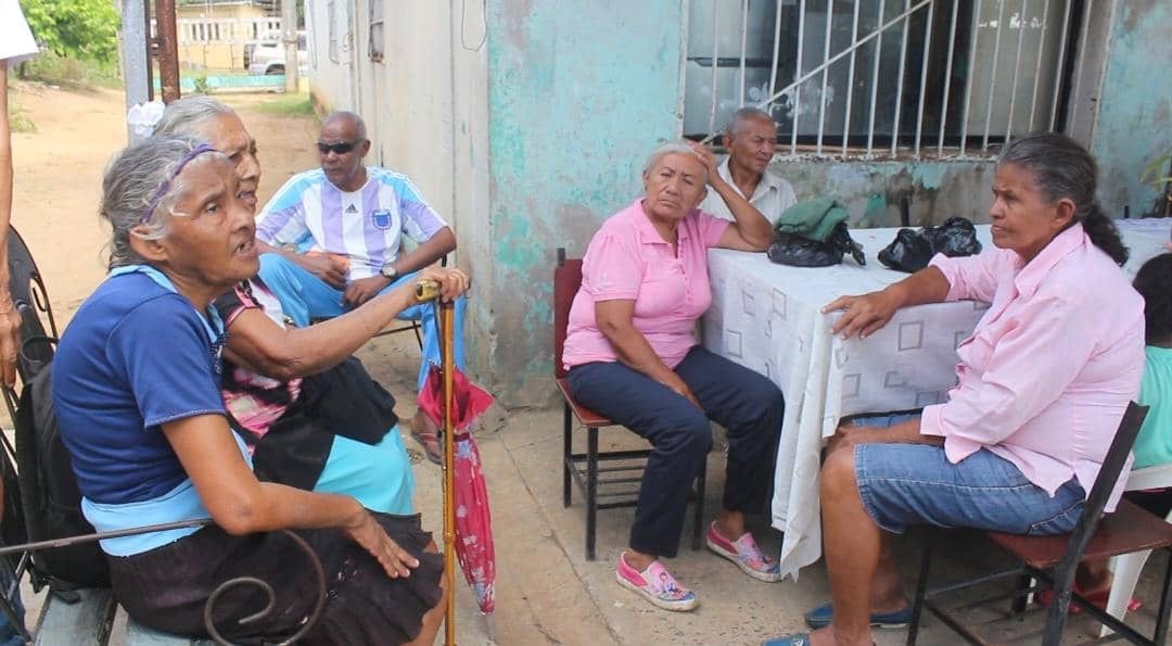 Abuelitos de la casa Mamá Ramona en San Félix ruegan por una jornada de salud