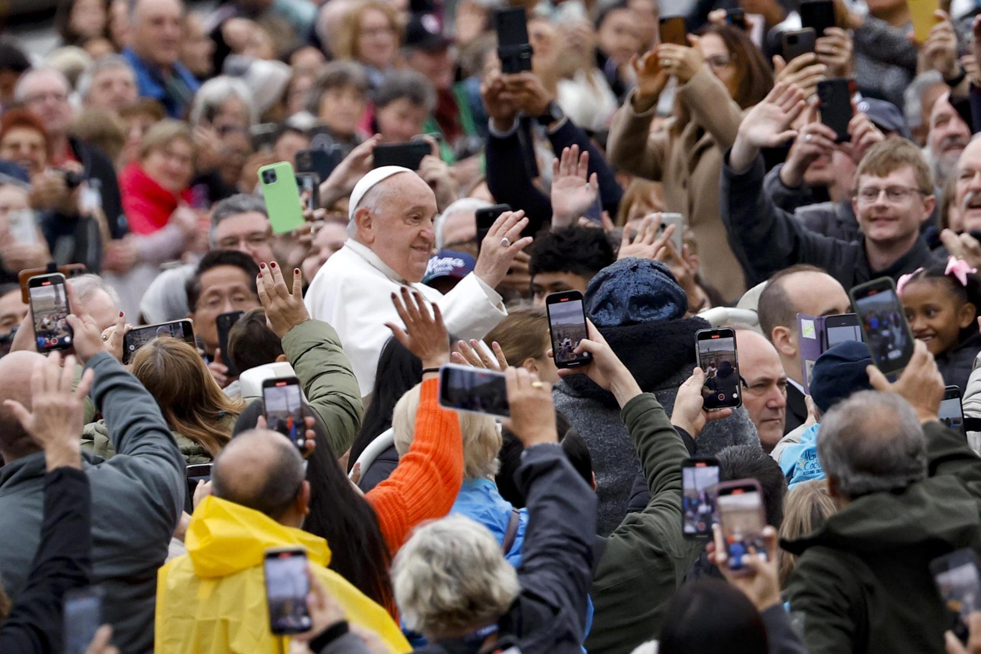 El papa Francisco pidió mayor sensibilidad histórica en un mundo sin memoria y con ideologías