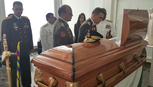 La muerte de un capitán de navío venezolano expone lo que viven los oficiales al pasar a retiro: miseria y abandono