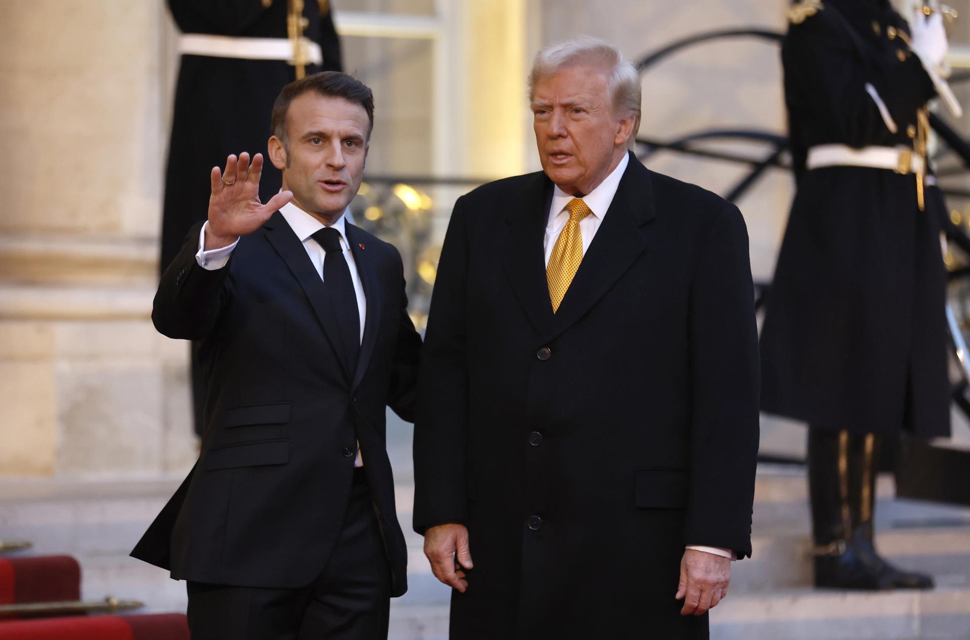 Macron recibió a Trump poco antes de la reapertura de la catedral de Notre Dame este #7Dic (Imágenes)