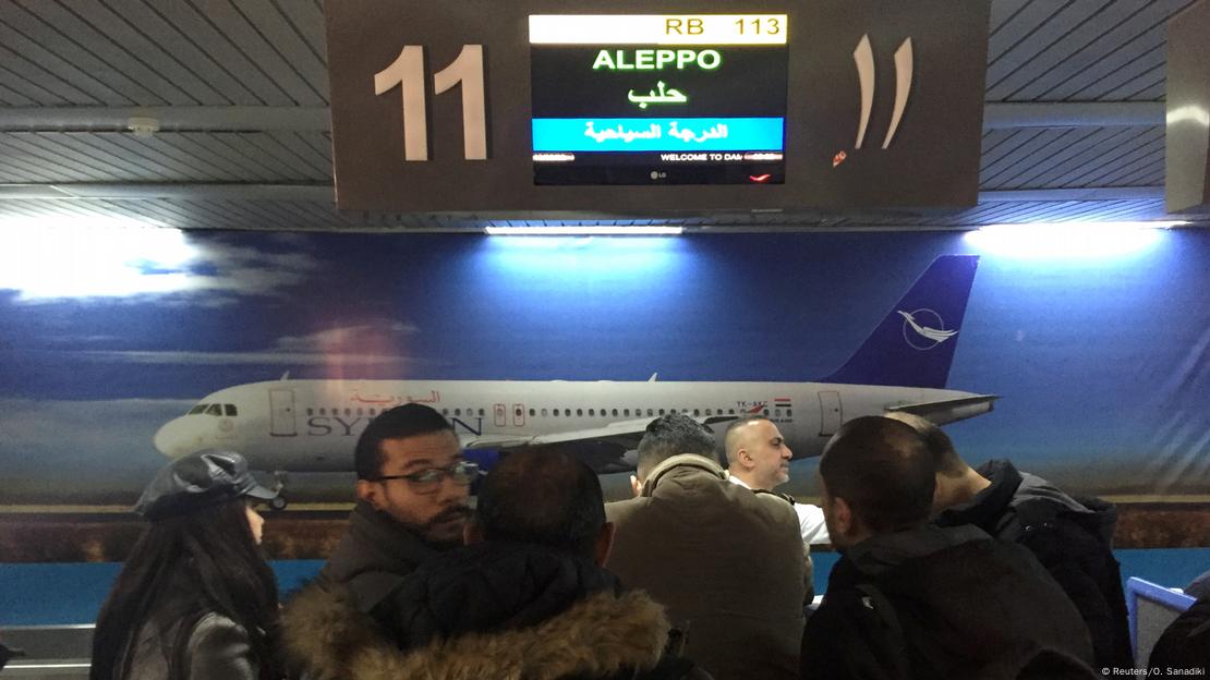 El primer avión comercial despega del aeropuerto de Damasco tras la caída del régimen