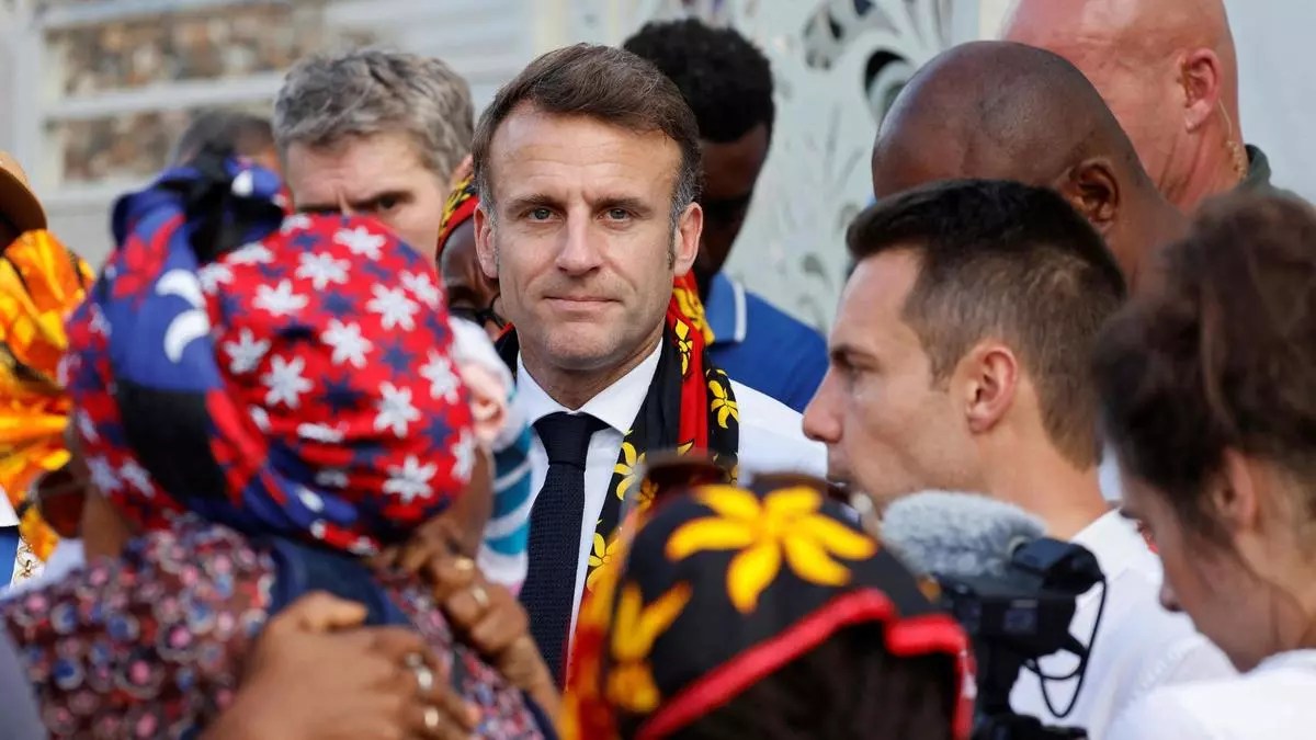 Presidente Macron alarga su visita al devastado archipiélago de Mayotte a petición de los habitantes