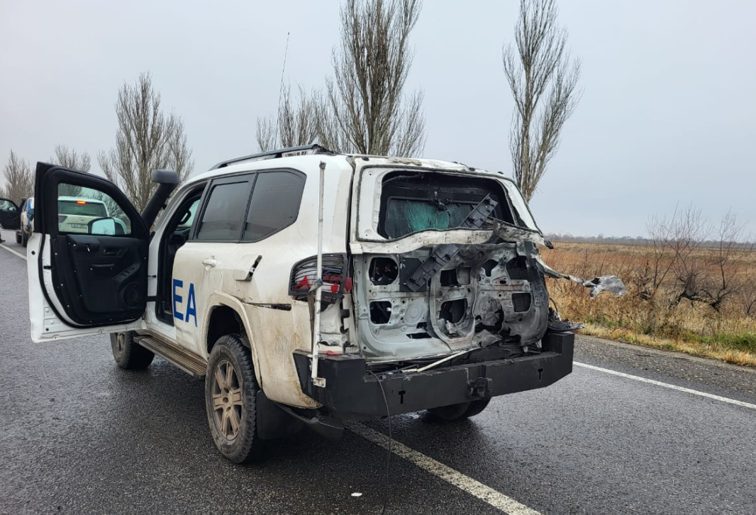 Dron ruso impactó vehículo del Oiea cerca de la central nuclear de Zaporiyia (VIDEO)