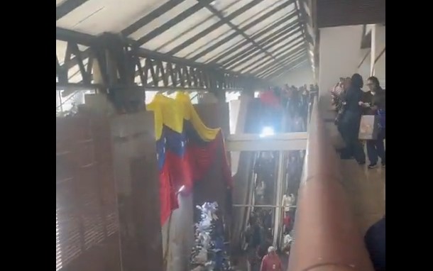 Reportan incendio en los sótanos del Palacio de Justica de Caracas (VIDEO)