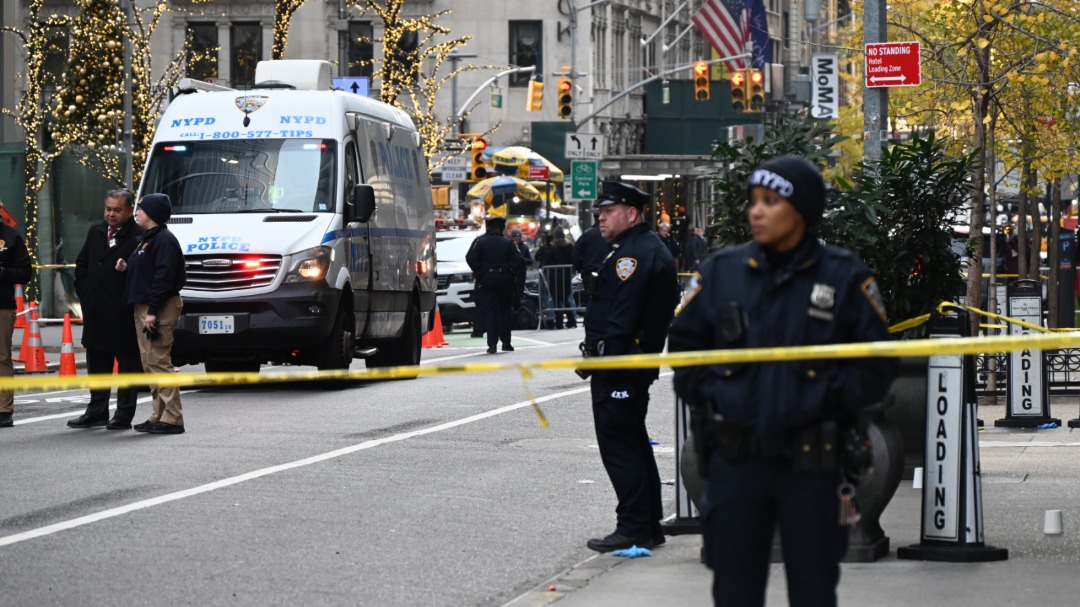 Policía difunde nuevas FOTOS del sicario que acribilló a CEO de UnitedHealthcare en Nueva York