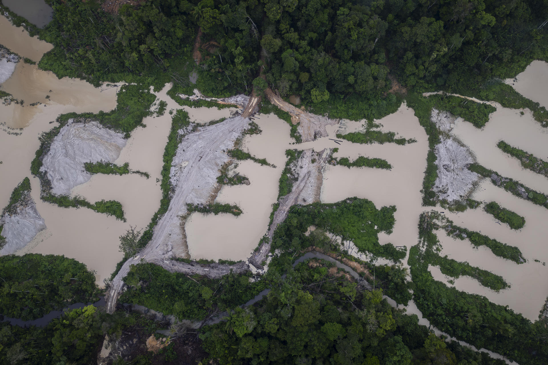 El oro divide a los indígenas de la Tierra Munduruku en la Amazonia brasileña