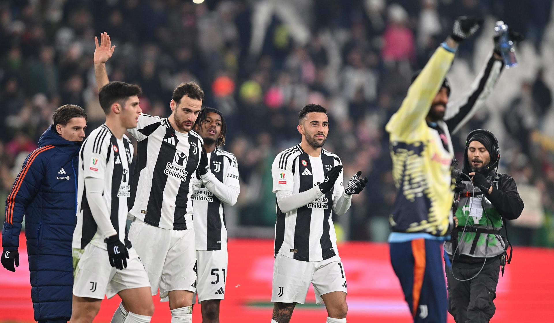 Juventus calmó un poco su tensión liguera con goleada al Cagliari en la Copa Italia