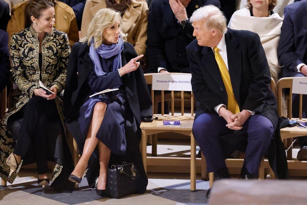 El amistoso encuentro de Jill Biden con Donald Trump en la reapertura de Notre Dame