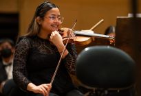 La violinista Gabriela Lara es la primera venezolana en ingresar a la Orquesta Sinfónica de Chicago