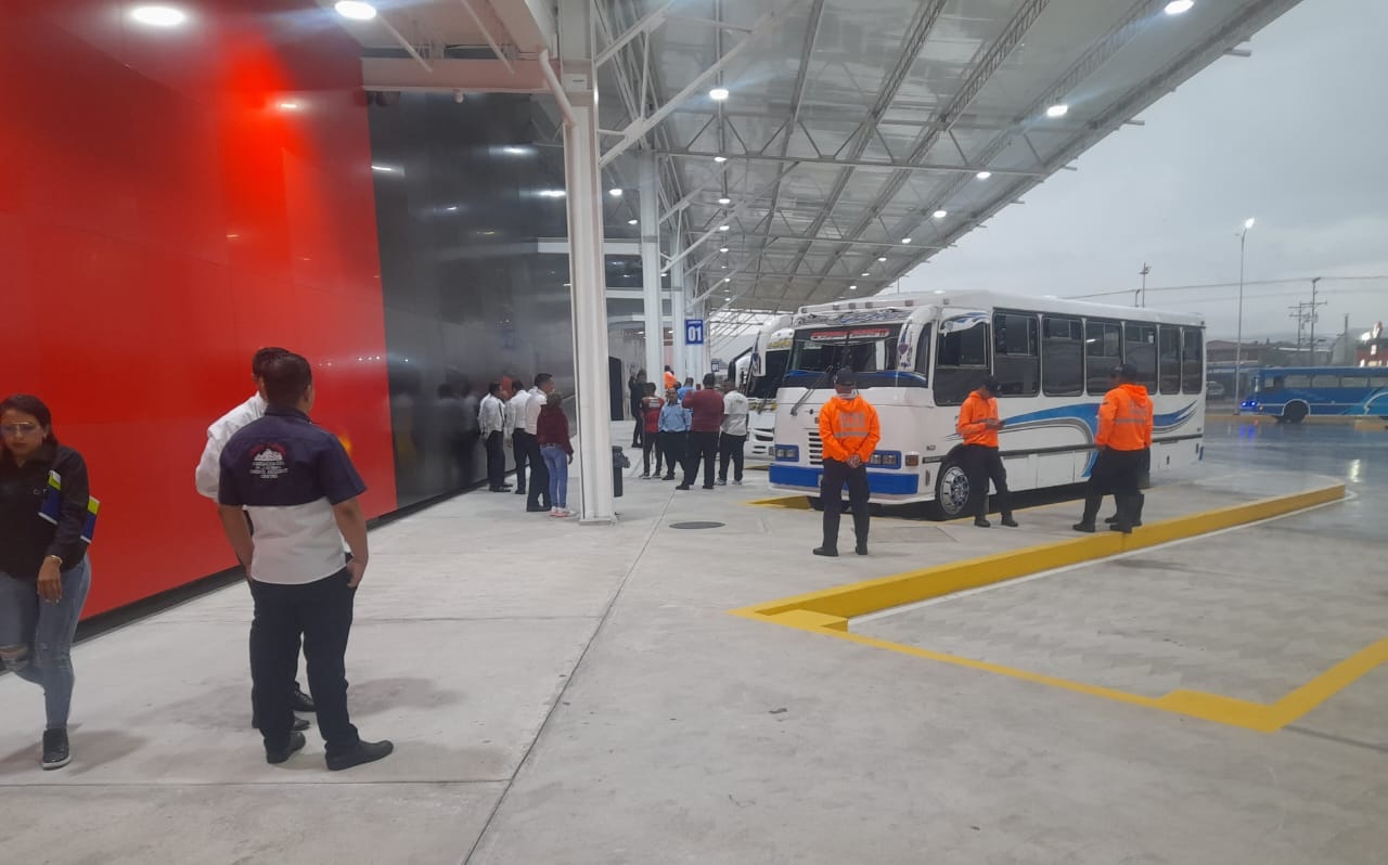 Molestia de usuarios en el nuevo terminal de Barinas por tasa de salida que pasó de Bs 5 a Bs 55