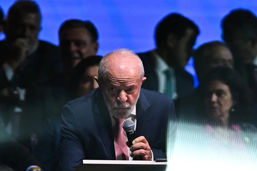 Lula da Silva se postula para la reelección en 2026 si goza de buena salud